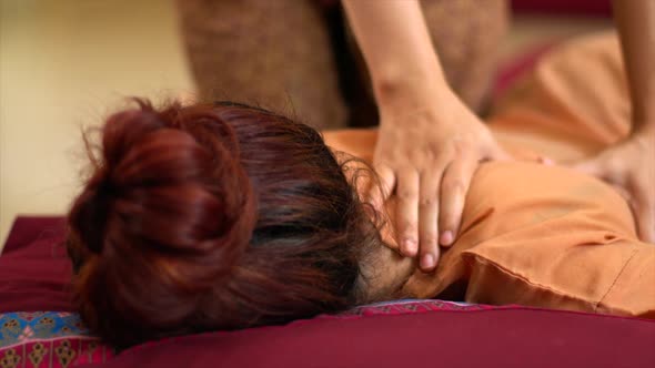 Back Massage 03