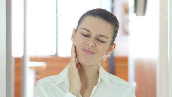 Toothache, Woman in Tooth Pain