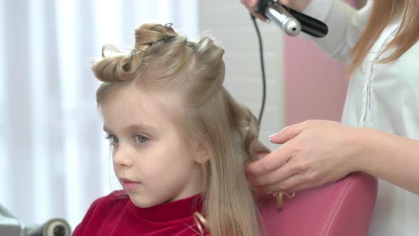 Little Caucasian Girl Hair Salon