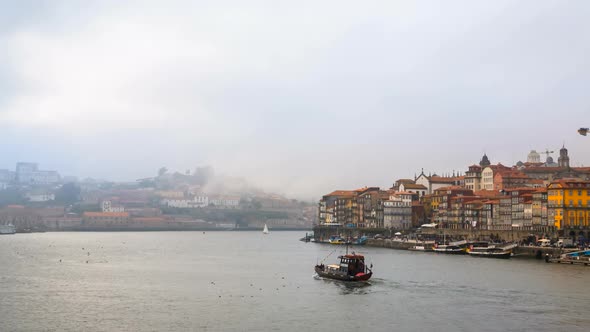 Douro river and Ribeira quai