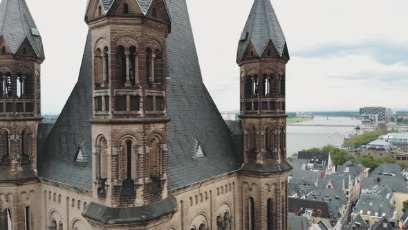 4k Close-up aerial footage of the historic cathedral building in Cologne, Germany.