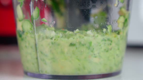 Cooking Feijoa in a Blender