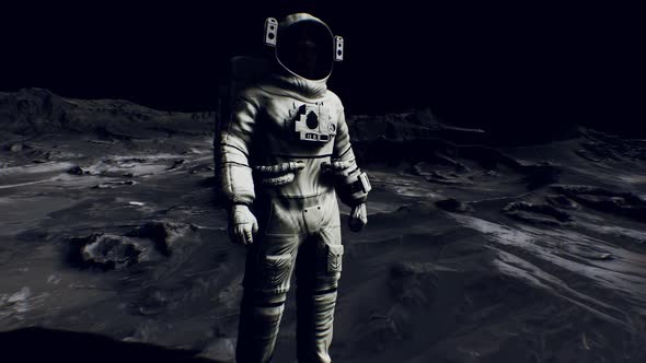 Astronaut on Lunar Landing Mission alt
