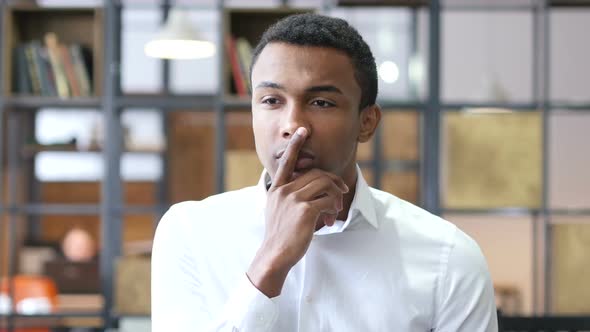 Thinking Afro-American Man in Office, Brainstorming