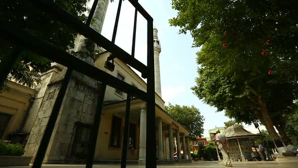 Istanbul Ottoman Grand Kasimpasa Mosque Courtyard And Sadirvan Timelapse alt