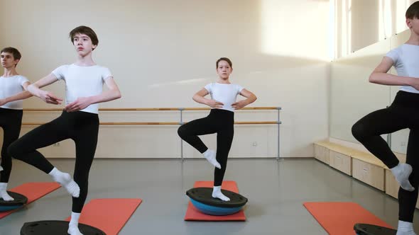 Ballet Dancing Class Teacher Choreographer Explains the Exercise