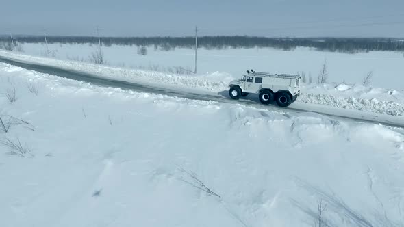 All-terrain vehicle on six wheels