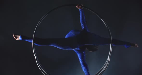 Amazing Spinning Hoop and a Woman Doing a Split While Hanging Show