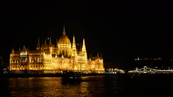 Budapest Night Parliament shooting in 4k format