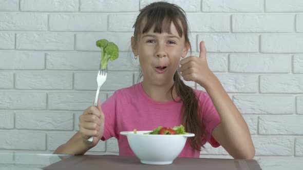 Healthy broccoli salad. 