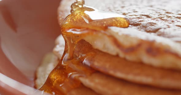 Pancake with maple syrup 