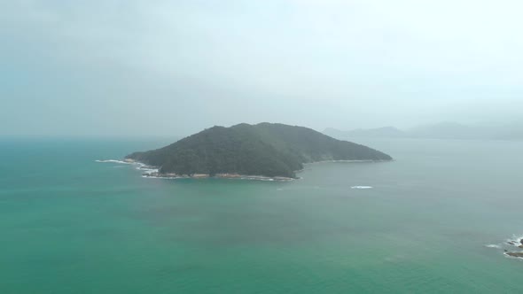 fast foward drone footage island. ilha do tamandua