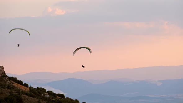 Paragliding in Sky