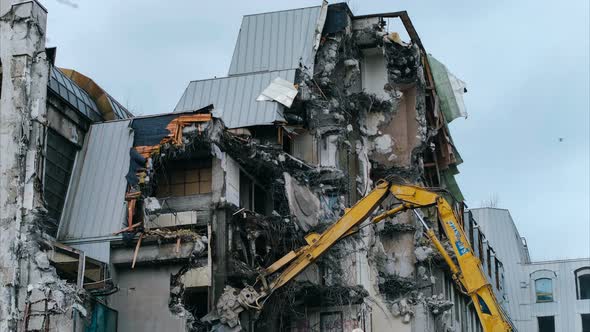 Excavator Destroys the Old Building, Timelapse