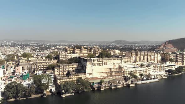 4k aerial footage of the lakeside city of Udaipur, India.