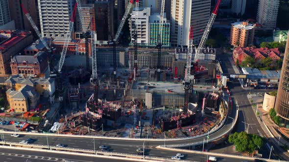 Traffic Driving In The Motorway Passing By Queen's Wharf Under Construction In QLD, Australia. - aer