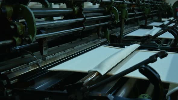 Fabric Manufacturing on Weaving Machines