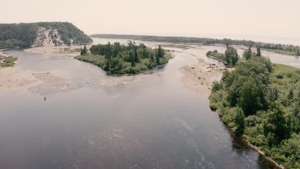 4K Salmon river going downstream - Drone flying seq 001/002