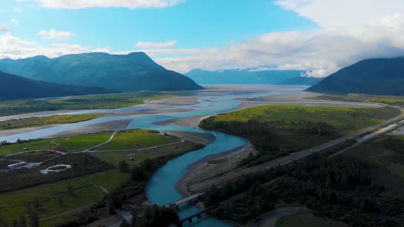 4K Video of Alaska Wildlife Conservation Center