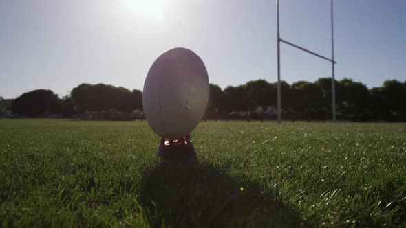 Rugby player throwing the rugby ball