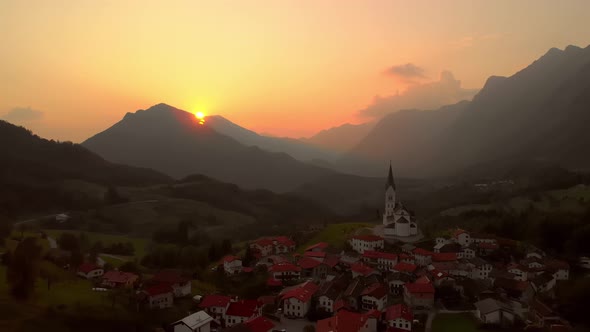 In this 4k drone shot we are flying from left to right circling arround the little church on top of