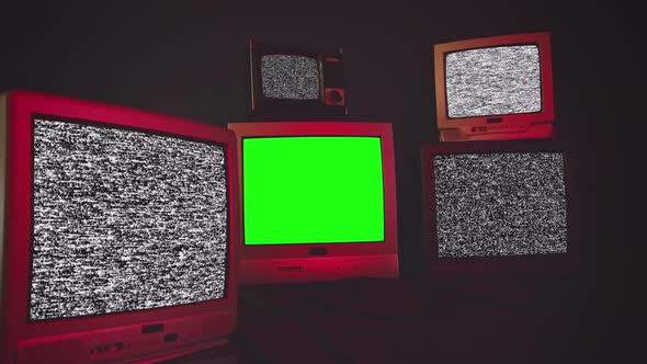 Retro Television Green Screen Zoom In Static Noise Interference
