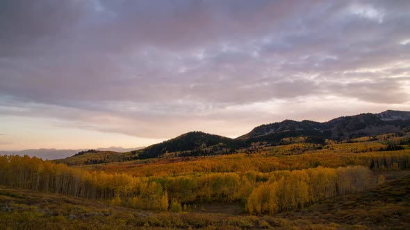 Sunset timelapse over Aspen Tree forest in Utah from Bonanza Flats