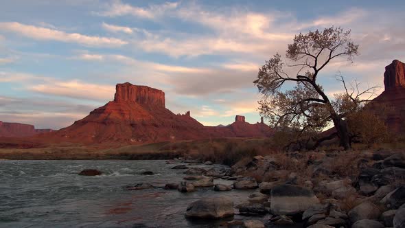 Panning view through Castle Valley over the Colorado River in Utah