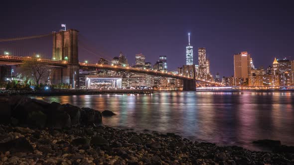 Timelapse of Brooklyn Bridge at night