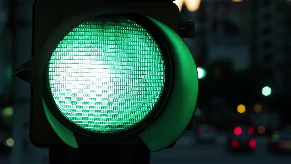 Green Traffic Light at Night. 4K Version.
