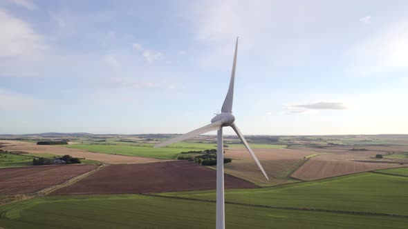 Wind Turbine Generating Renewable Green Power in the Countryside alt