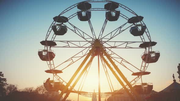 Children's Ferris Wheel with Cabs