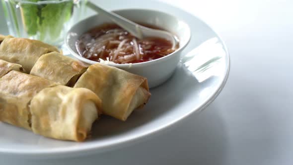 Fried spring roll with sauce