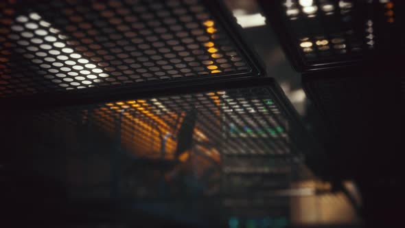 Under the Wire Floor in Spaceship alt