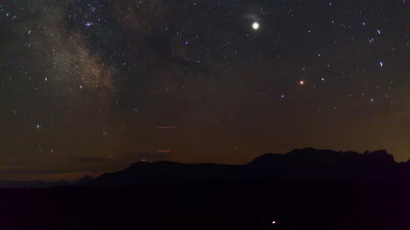 Night time lapse in the Mountains with Milkyway