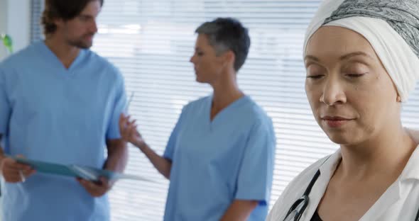 Medical professionals at work alt