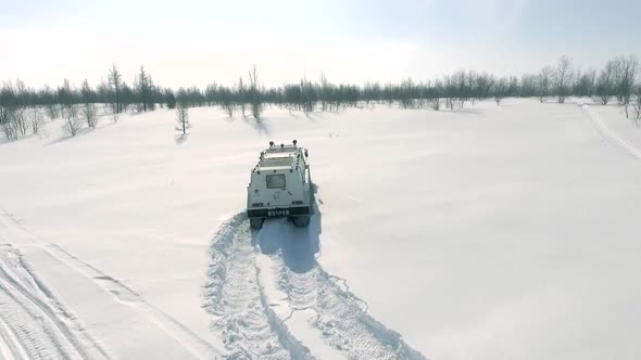 All-terrain vehicle on six wheels