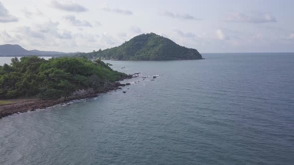 Beautiful landscape view of tropical uninhabited islands on the horizon in Thailand, chantaburi prov