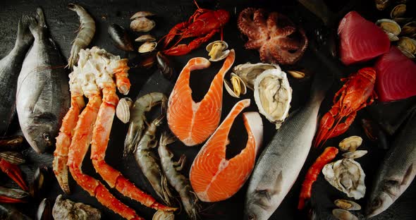 Fresh Seafood on the Table Slowly Rotates.