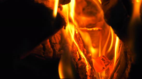 Wooden Fire Burning Flames alt