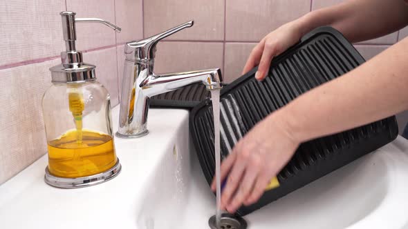 Removable Panels Are Washed After Cooking