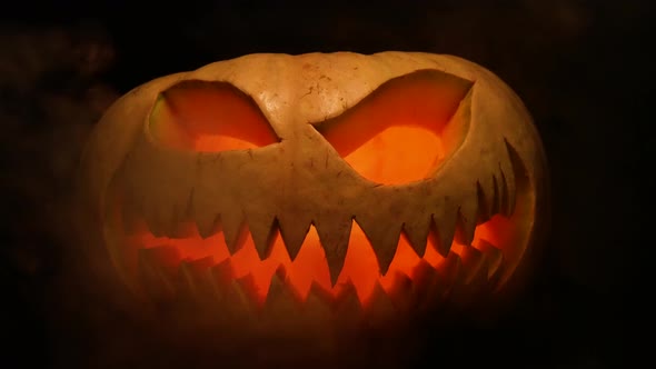Scary Halloween Pumpkin Rotating
