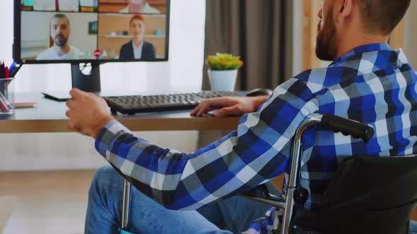 Online Conversation with Paralysed Man