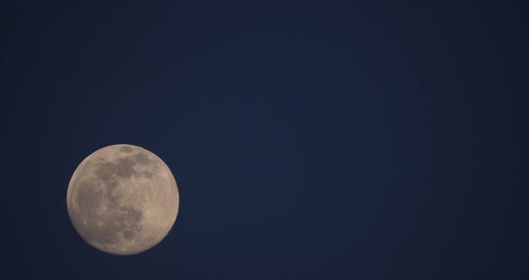 The full moon in the french sky