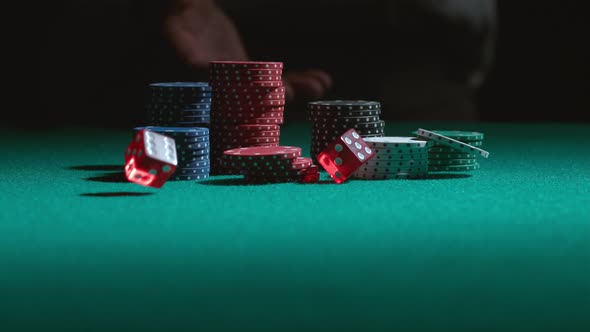 Rolling the dice in slow motion; shot on Phantom Flex 4K at 1000 fps alt