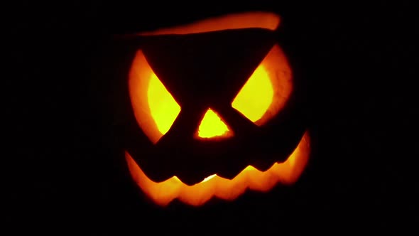 HD - Light a fire in halloween pumpkin