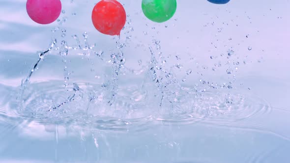 Bounce ball in water, Slow Motion