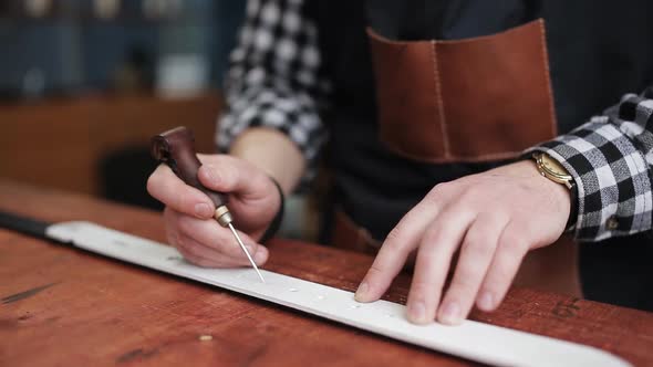 Working Process of the Leather Belt in the Leather Workshop