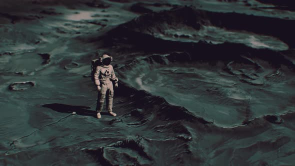 Astronaut on Lunar Landing Mission alt