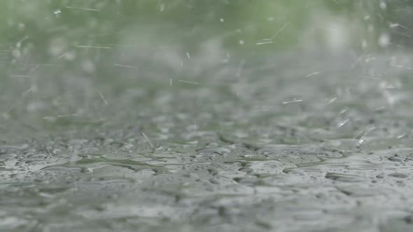 Raindrops of the Top of a Car alt
